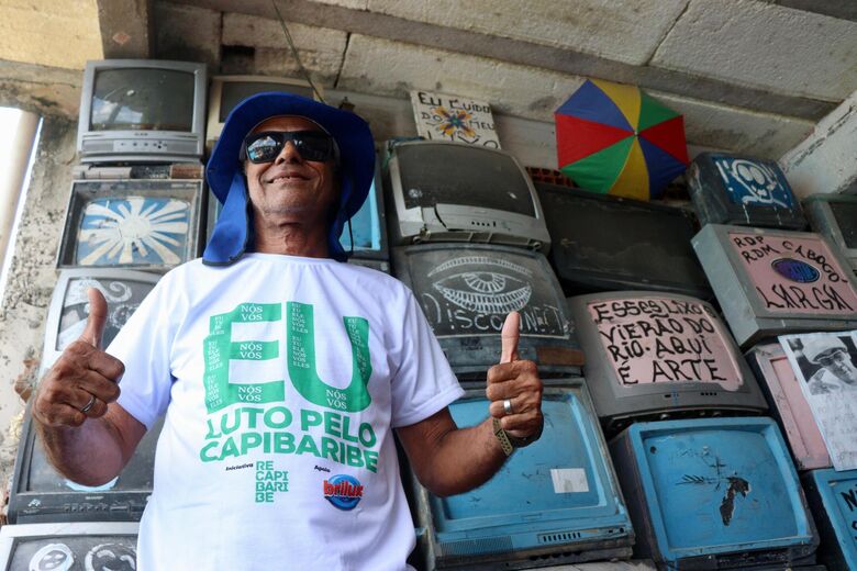 Diretor da Colônia V1 do Pina, que luta pela preservação do rio, João Edson. Foto: Júnior Soares / Folha de Pernambuco