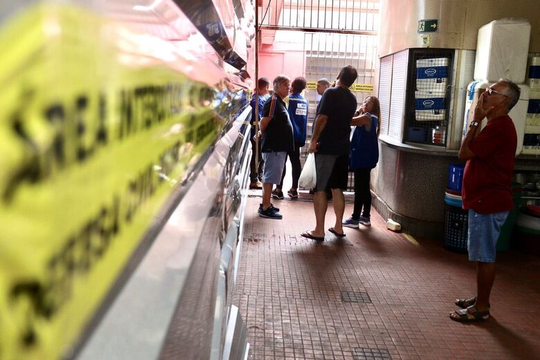 Retorno das atividades do Mercado da Encruzilhada após incêndio. Foto: Júnior Soares / Folha de Pernambuco