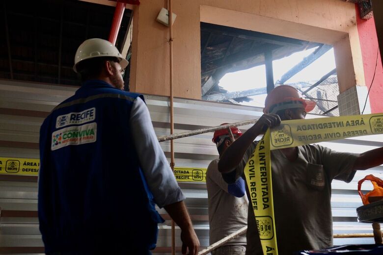 Retorno das atividades do Mercado da Encruzilhada após incêndio. Foto: Júnior Soares / Folha de Pernambuco