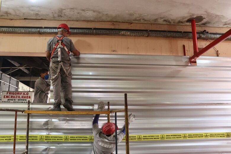 Retorno das atividades do Mercado da Encruzilhada após incêndio. Foto: Júnior Soares / Folha de Pernambuco