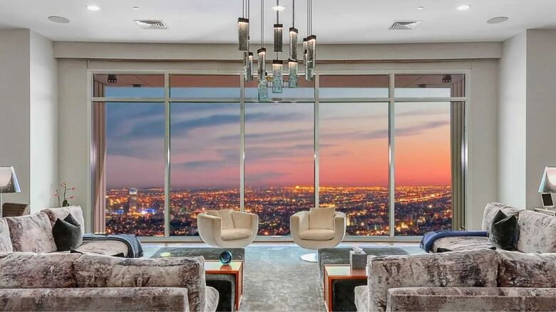 Um dos salões da cobertura | Foto: Reprodução/Zen House