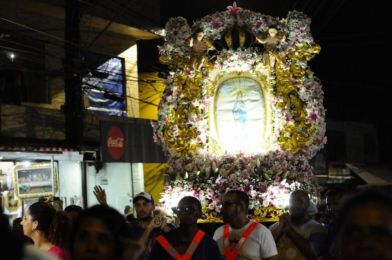 Procissão da Bandeira inicia celebrações da Festa do Morro da Conceição | Crédito: Ricardo Fernandes/ Folha de Pernambuco