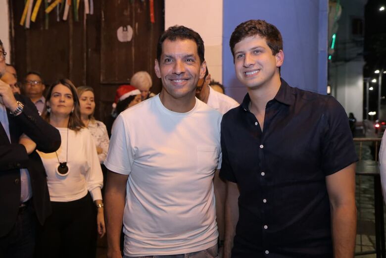 Casa Zero promove Natal Solidário com a presença do presidente da rede, Fábio Silva, e do prefeito do Recife, João Campos | Paullo Allmeida/ Folha de Pernambuco