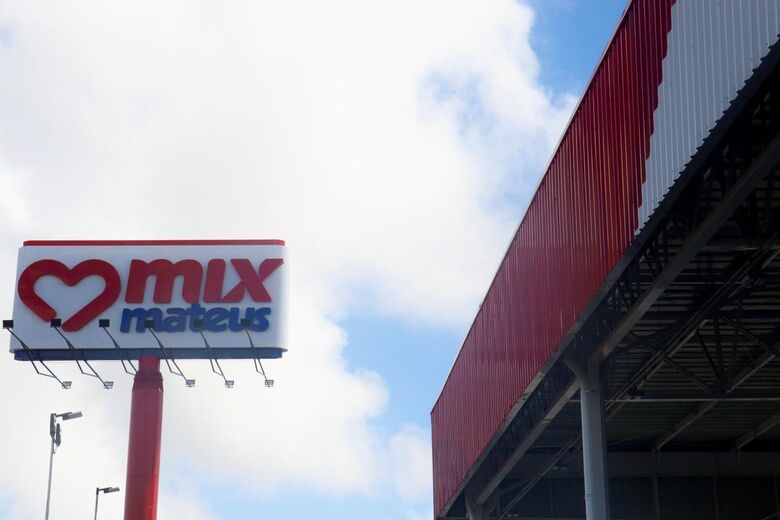 Inauguração de unidade Mix Mateus no bairro de Santo Amaro // Fotografia: Júnior Soares / Folha de Pernambuco