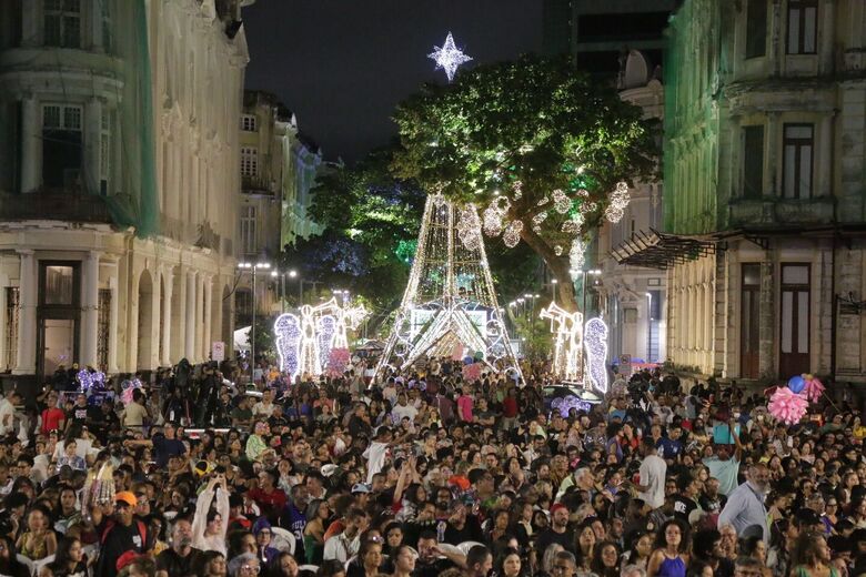 Primeira noite do Baile do Menino Deus é cancelada por conta da chuva (Foto: Arthur Mota/Folha de Pernambuco)