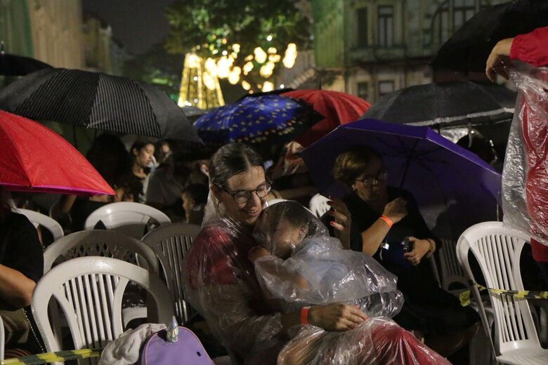 Primeira noite do Baile do Menino Deus é cancelada por conta da chuva (Foto: Arthur Mota/Folha de Pernambuco)