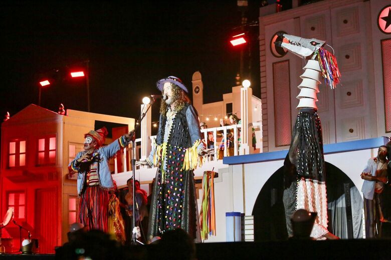 Último dia de apresentação do Baile do Menino Deus no Marco Zero - Foto: Alexandre Aroeira/Folha de Pernambuco