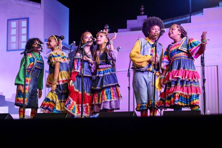 Último dia de apresentação do Baile do Menino Deus no Marco Zero - Foto: Alexandre Aroeira/Folha de Pernambuco