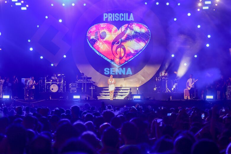 Show de Priscila Senna na Virada Recife 2024, no Polo Pina (participação da Banda Sentimentos). Fotos: Walli Fontenele/ Folha de Pernambuco