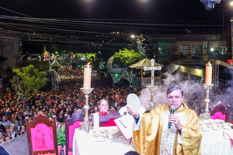 Santa Missa presidida pelo Padre Damião Silva. Foto: Walli Fontenele/Folha de Pernambuco