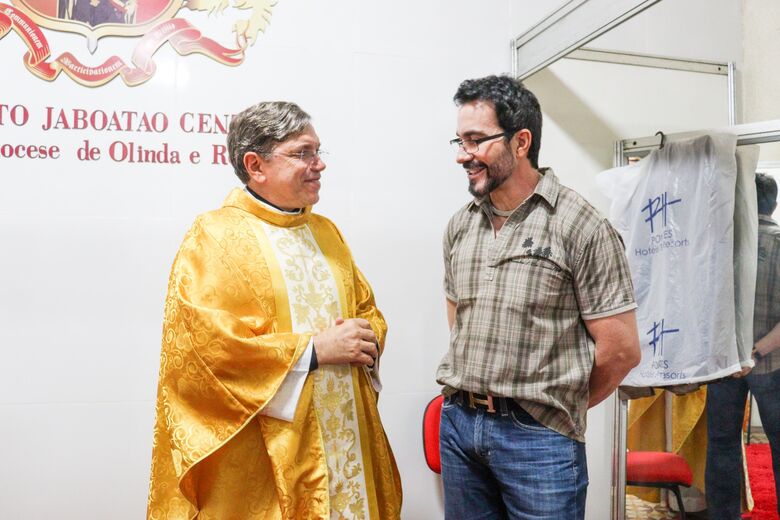 426ª Festa do Glorioso Padroeiro Santo Amaro de Jaboatão dos Guararapes. Na foto: Padre Damião Silva e Padre Fábio de Melo. Foto: Walli Fontenele / Folha de Pernambuco.