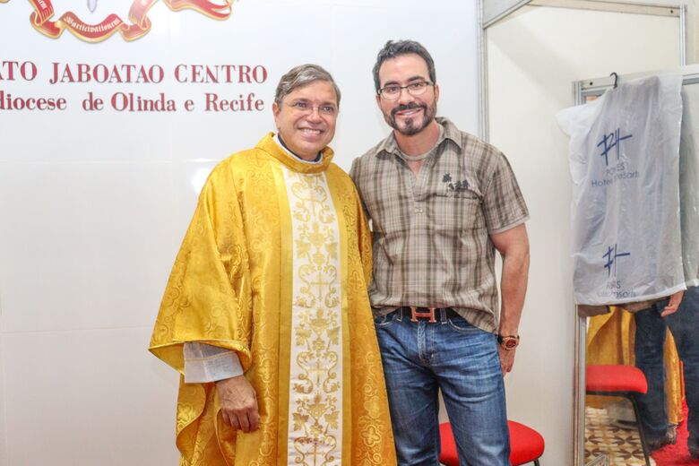 426ª Festa do Glorioso Padroeiro Santo Amaro de Jaboatão dos Guararapes. Na foto: Padre Damião Silva e Padre Fábio de Melo. Foto: Walli Fontenele / Folha de Pernambuco.