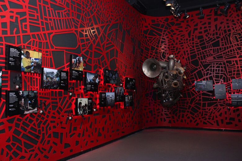 Comemoração dos 10 anos do Paço do Frevo, no dia do frevo. Na foto: Luiz Santos, Gerente de Memória e Exposições do paço do frevo // Foto: Clarice Melo/Folha de Pernambuco