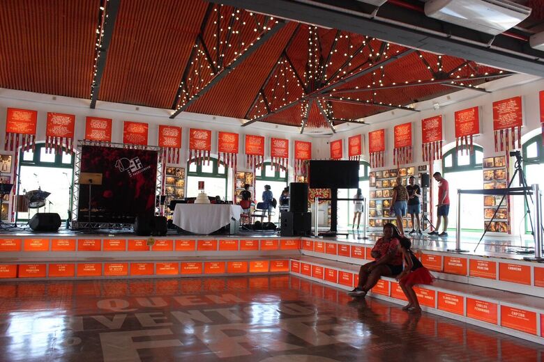 Comemoração dos 10 anos do Paço do Frevo, no dia do frevo. Na foto: Luiz Santos, Gerente de Memória e Exposições do paço do frevo // Foto: Clarice Melo/Folha de Pernambuco