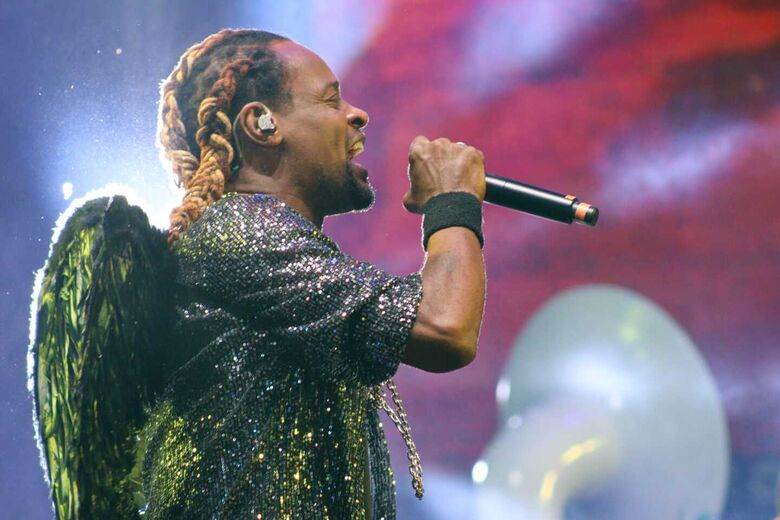 Show de Maestro Forró com participação de Almério, Chico César e Toni Garrido (na ordem). Foto: Walli Fontenele/Folha de Pernambuco