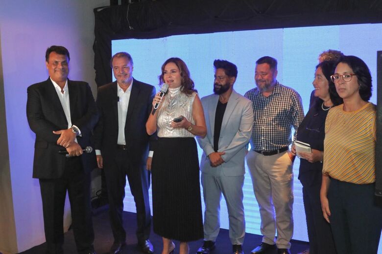 Patrícia apresenta a equipe do ME