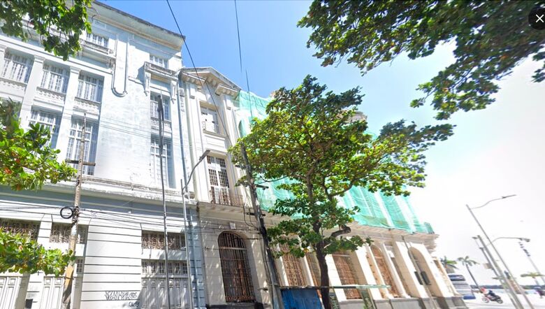 Prédios tombados no Recife onde serão construídos um espaço cultural e restaurante em formato de zeppelin / google street view