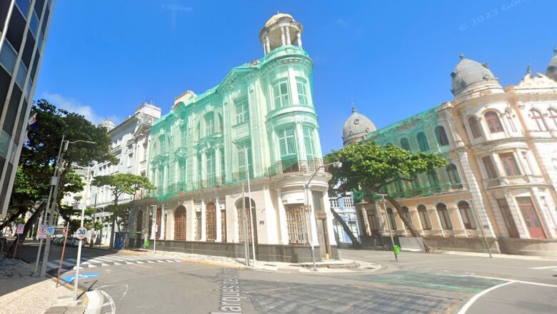Prédios tombados no Recife onde serão construídos um espaço cultural e restaurante em formato de zeppelin / google street view