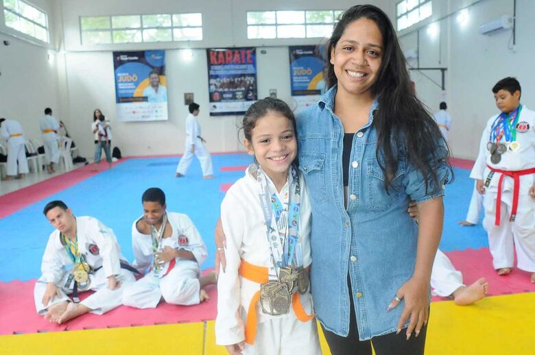 João e Joyce Melo - Ricardo Fernandes/Folha de Pernambuco  