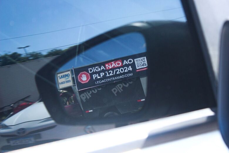 Motoristas de aplicativo protestam contra PLP 12/2024. - Foto: Clarice Melo/Folha de Pernambuco