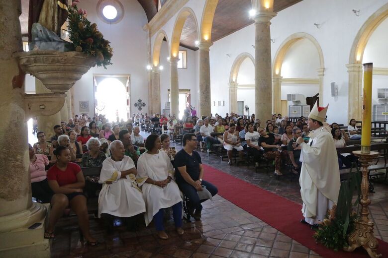 Dom Paulo Jackson celebra 1ª Missa de Páscoa como arcebispo de Olinda e Recife (Foto: Arthur Mota/Folha de Pernambuco)