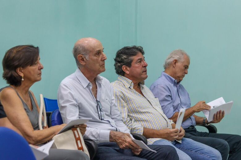 Visita dos familiares de José Pessoa de Queiroz e do Barão de Lucena ao HBL | Foto: Walli Fontenele