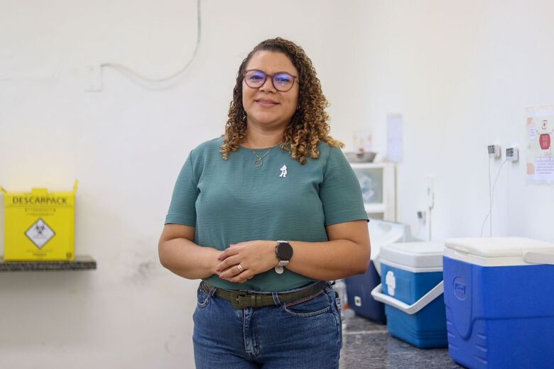 Coordenadora do Programa Estadual de Imunização, Magda Costa, no Dia D de vacinação contra a dengue para o público de 10 a 14 anos. Foto: Walli Fontenele/Folha de Pernambuco