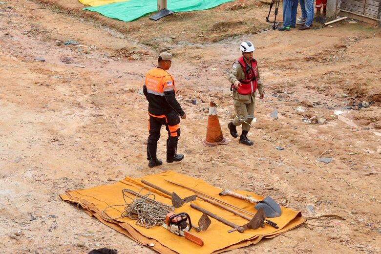 Defesa Civil do Estado e Prefeitura de Jaboatão dos Guararapes realizam, na manhã desta sexta-feira (17), a primeira simulação de desastres no bairro de Jardim Monte Verde. Foto: Walli Fontenele/Folha de Pernambuco