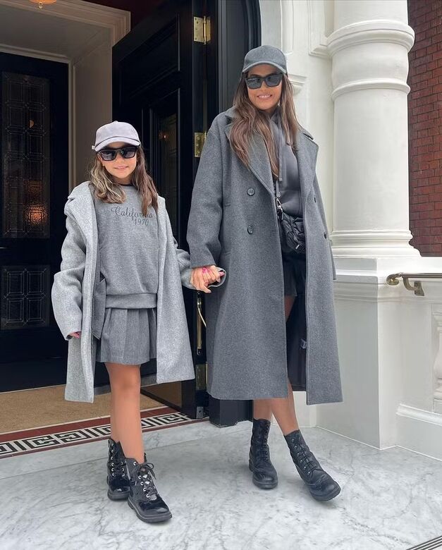 Deborah Secco combina looks com a filha em viagem pela Europa (Foto: Instagram/Reprodução)