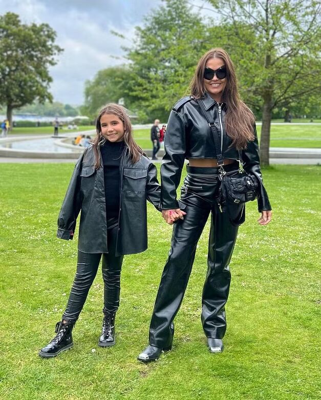 Deborah Secco combina looks com a filha em viagem pela Europa (Foto: Instagram/Reprodução)
