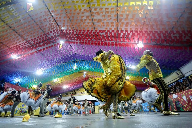 São João do Recife 2024: público lota Sítio Trindade para competição de quadrilhas - Foto: Alexandre Aroeira/Folha de Pernambuco