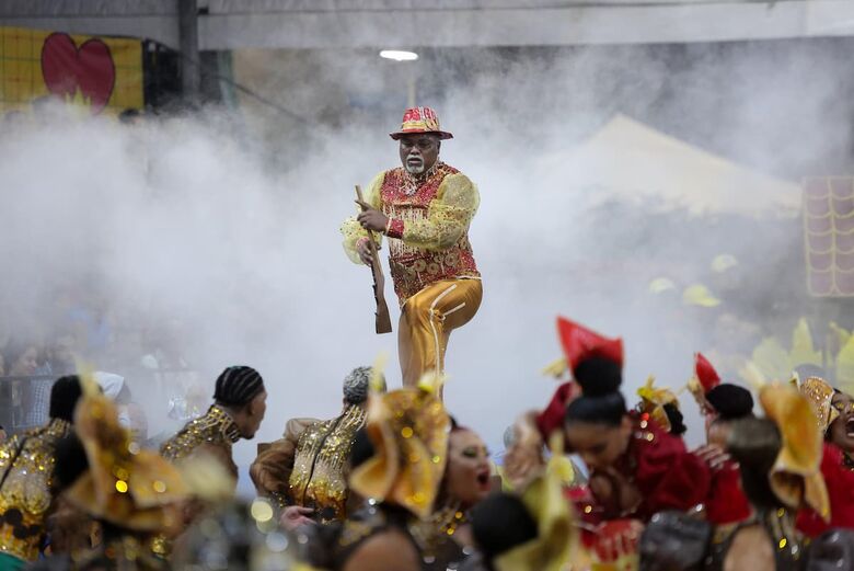 São João do Recife 2024: público lota Sítio Trindade para competição de quadrilhas - Foto: Alexandre Aroeira/Folha de Pernambuco