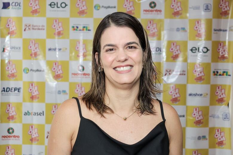 Ana Paula Vilaça, chefe do gabinete do centro histórico da Prefeitura do Recife, também participou da solenidade, Liquida Recife conta com o apoio do programa.