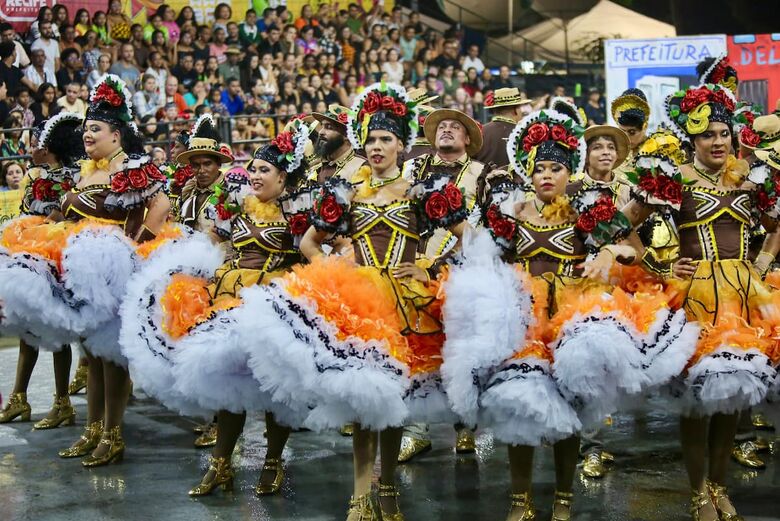 São João do Recife 2024: público lota Sítio Trindade para competição de quadrilhas - Foto: Alexandre Aroeira/Folha de Pernambuco