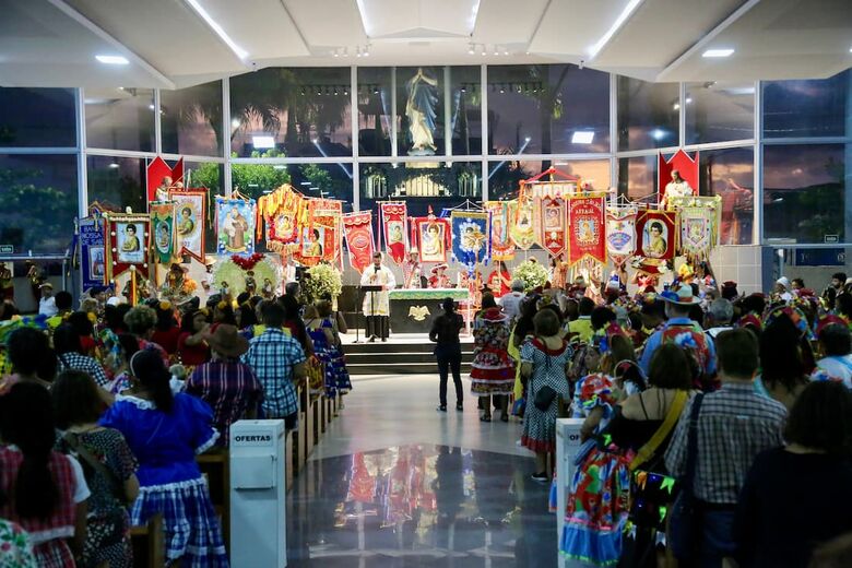 Consagração das Bandeiras Juninas - Foto: Alexandre Aroeira/Folha de Pernambuco