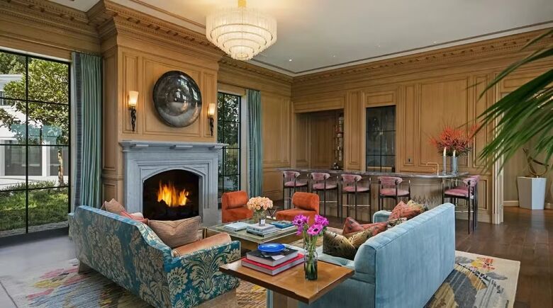 Mansão de Jennifer Lopez e Ben Affleck tem até bar (Foto: Divulgação)