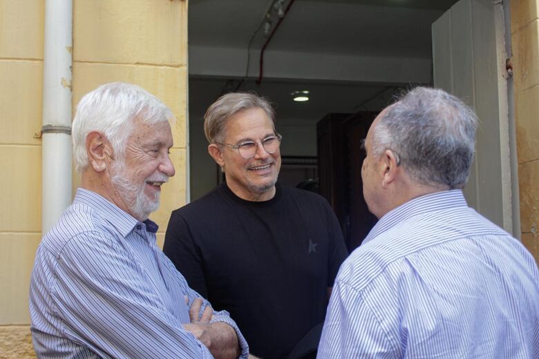 Ex-ministro Cristovam Buarque lança