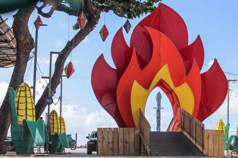 Polo da Avenida Rio Branco, do São João do Recife. - Foto: Walli Fontenelli/Folha de Pernambuco