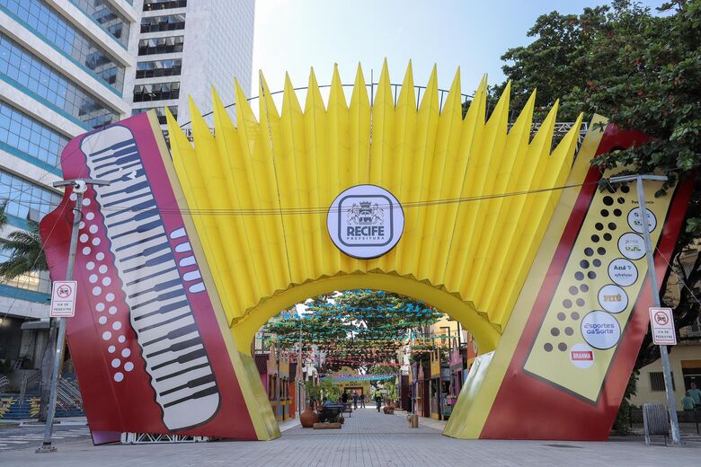 Polo da Avenida Rio Branco, do São João do Recife. - Foto: Walli Fontenelli/Folha de Pernambuco