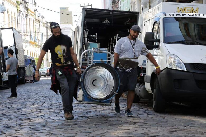 Equipe de produção de ''O Agente Secreto'' | Foto: Alexandre Aroeira/Folha de Pernambuco