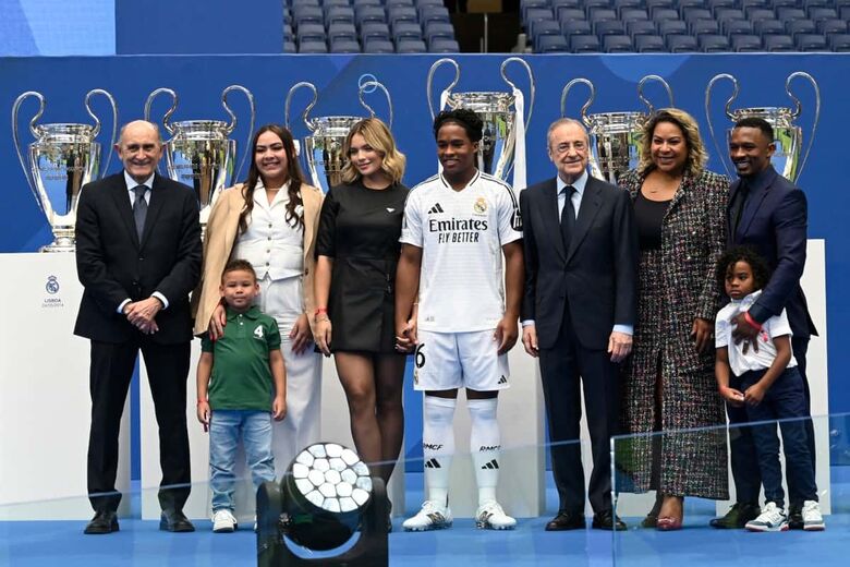 Endrick apresentado pelo Real Madrid. Foto: JAVIER SORIANO/AFP