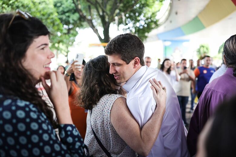 Entrega de praça que homenageia Antonio Carlos Figueira, no Recife (Foto: Rodolfo Loepert/Prefeitura do Recife)