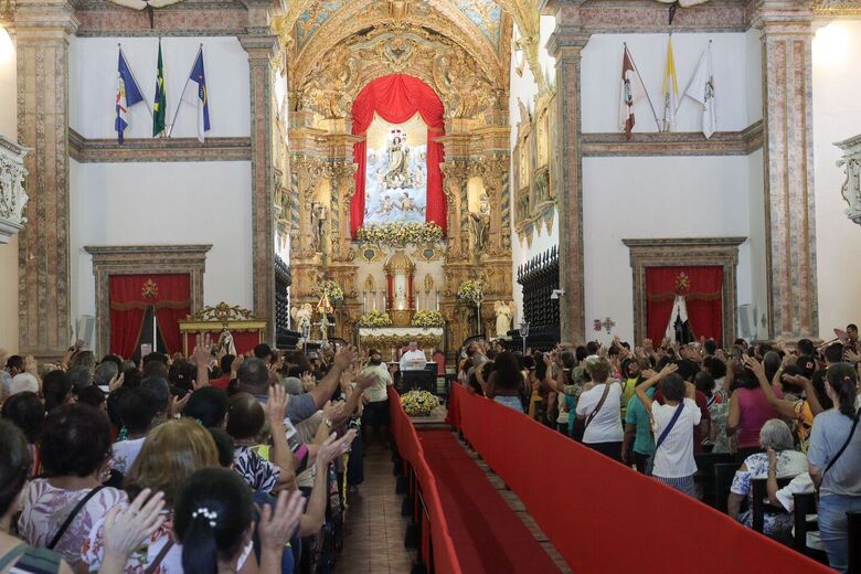 Celebração das missas que integram a programação da Festa do Carmo nesta segunda-feira (15). Foto: Walli Fontenele/Folha de Pernambuco