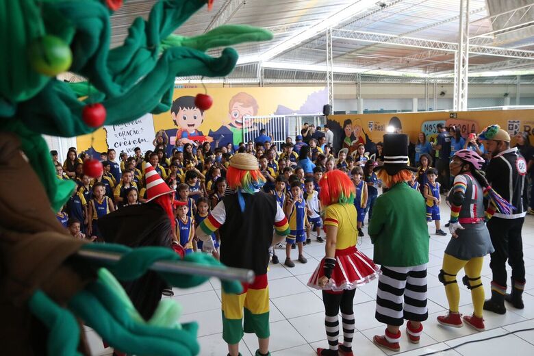 Ação de voltas às aulas do Detran-PE no Colégio Real, em Olinda | Foto: Arthur Mota/Folha de Pernambuco