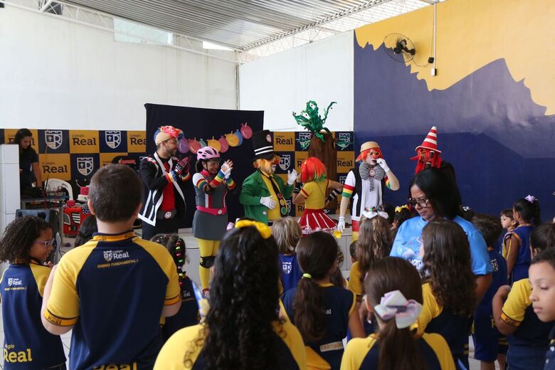 Ação de voltas às aulas do Detran-PE no Colégio Real, em Olinda | Foto: Arthur Mota/Folha de Pernambuco