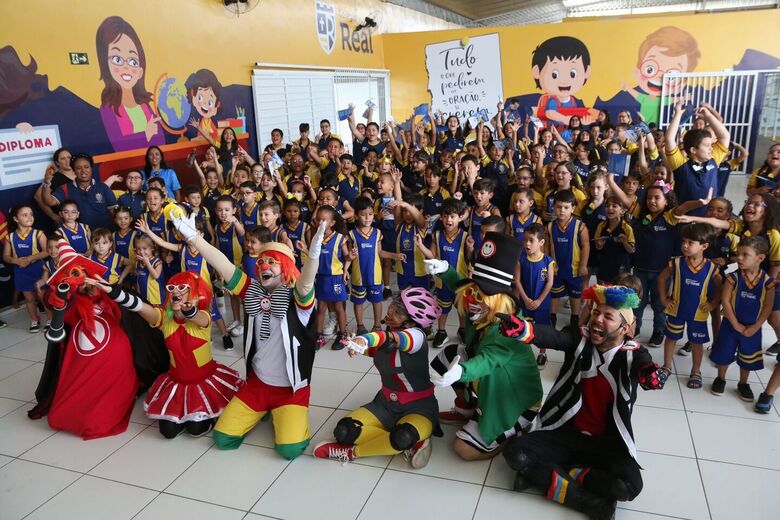 Ação de voltas às aulas do Detran-PE no Colégio Real, em Olinda | Foto: Arthur Mota/Folha de Pernambuco