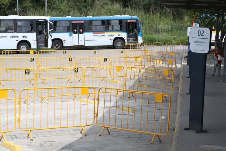 Movimentação no TI da Macaxeira. Foto: Arthur Mota/Folha de Pernambuco