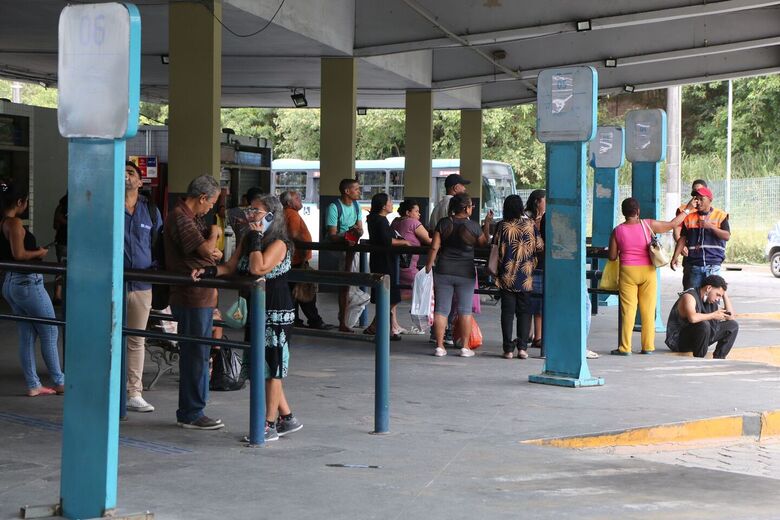 Movimentação no TI da Macaxeira. Foto: Arthur Mota/Folha de Pernambuco