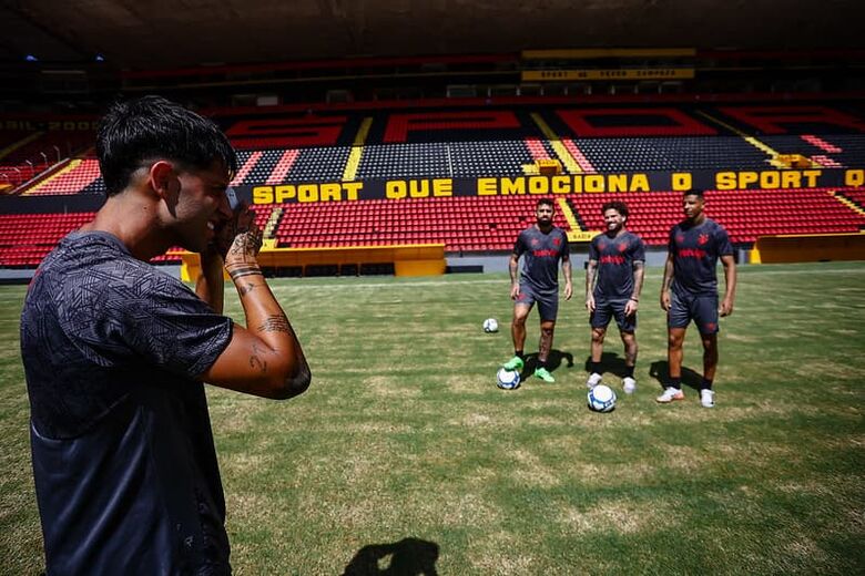 Sport voltou à Ilha do Retiro para realizar treino. Foto: Paulo Paiva/SCR