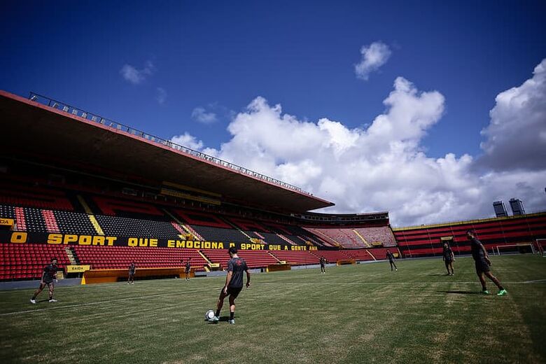 Sport voltou à Ilha do Retiro para realizar treino. Foto: Paulo Paiva/SCR